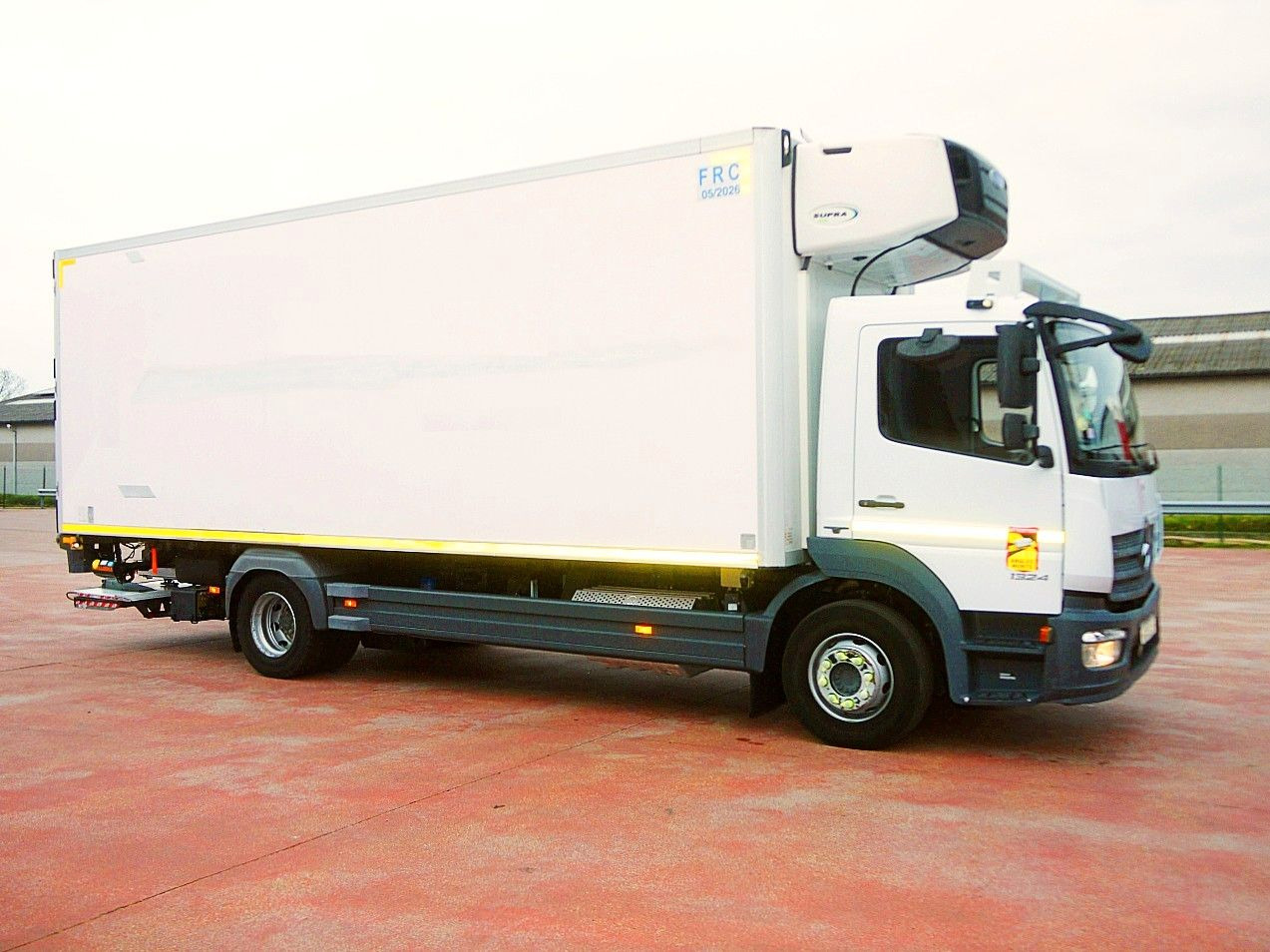 Mercedes-Benz 1324 ATEGO LAMBERET CARRIER SUPRA 1250 A/C - Camión frigorífico: foto 3 Mercedes-Benz 1324 ATEGO LAMBERET CARRIER SUPRA 1250 A/C - Camión frigorífico: foto 3