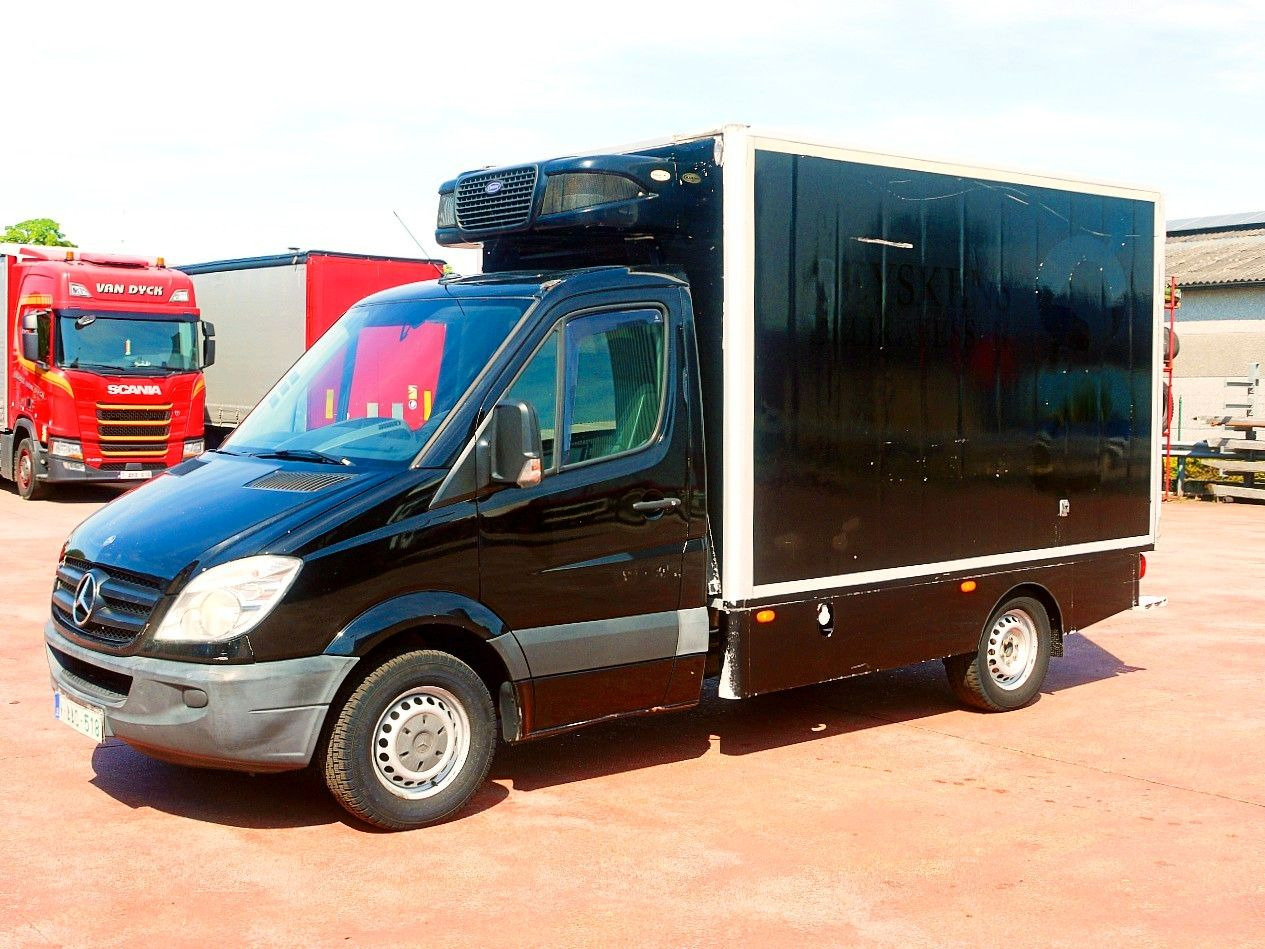 Mercedes-Benz 319 SPRINTER V6 KUHLKOFFER CARRIER PULSOR 600 MT - Furgoneta frigorifica: foto 4 Mercedes-Benz 319 SPRINTER V6 KUHLKOFFER CARRIER PULSOR 600 MT - Furgoneta frigorifica: foto 4