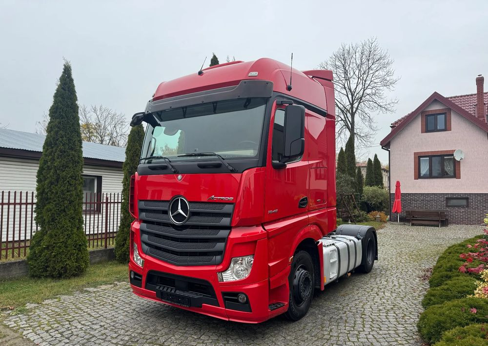 Mercedes-Benz 1845 - Cabeza tractora: foto 1 Mercedes-Benz 1845 - Cabeza tractora: foto 1