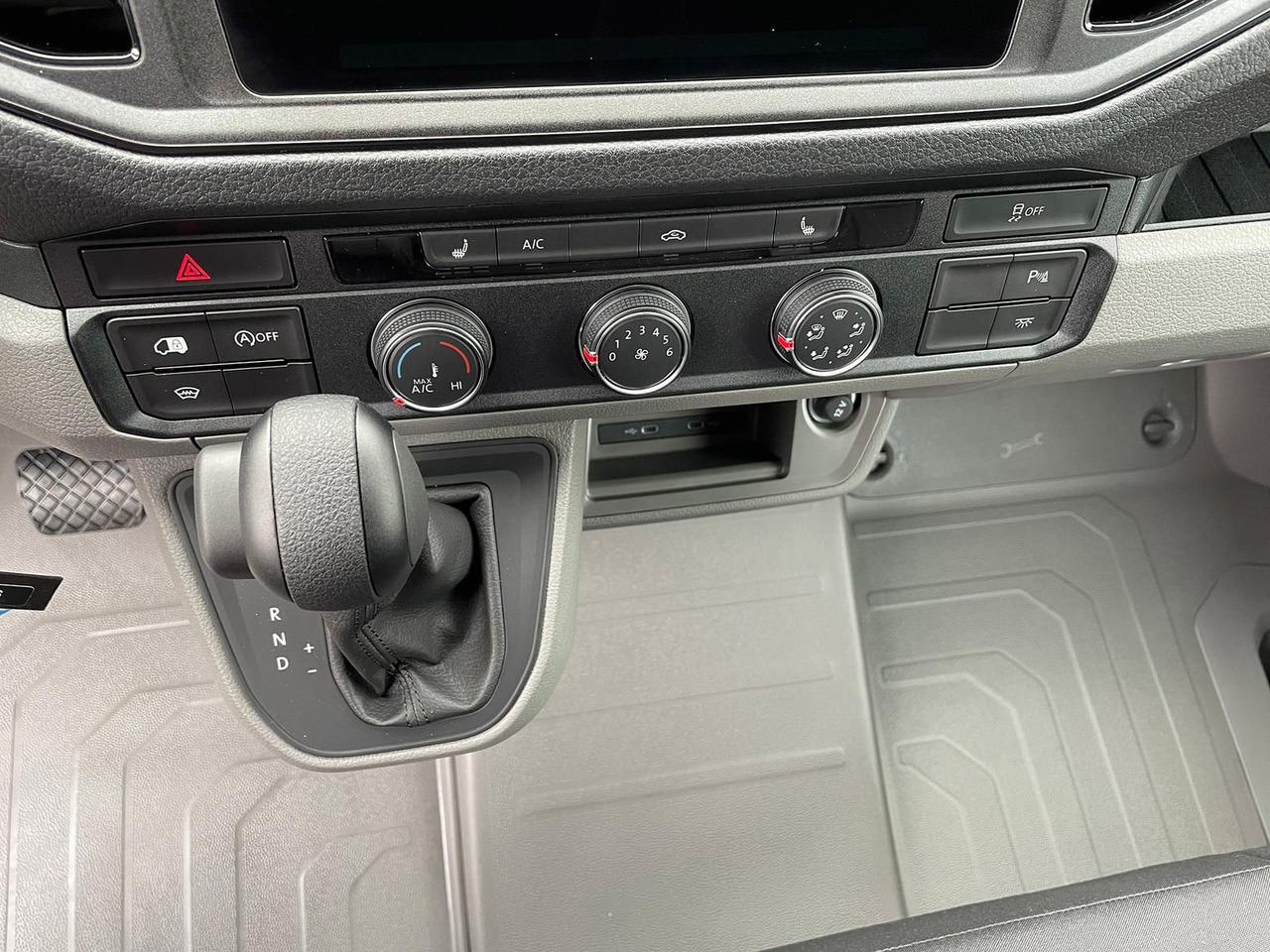 Coche MAN TGE 3.180 Kasten L5H3 4x4 ACC LED NAV SITZHZ AHK: foto 22