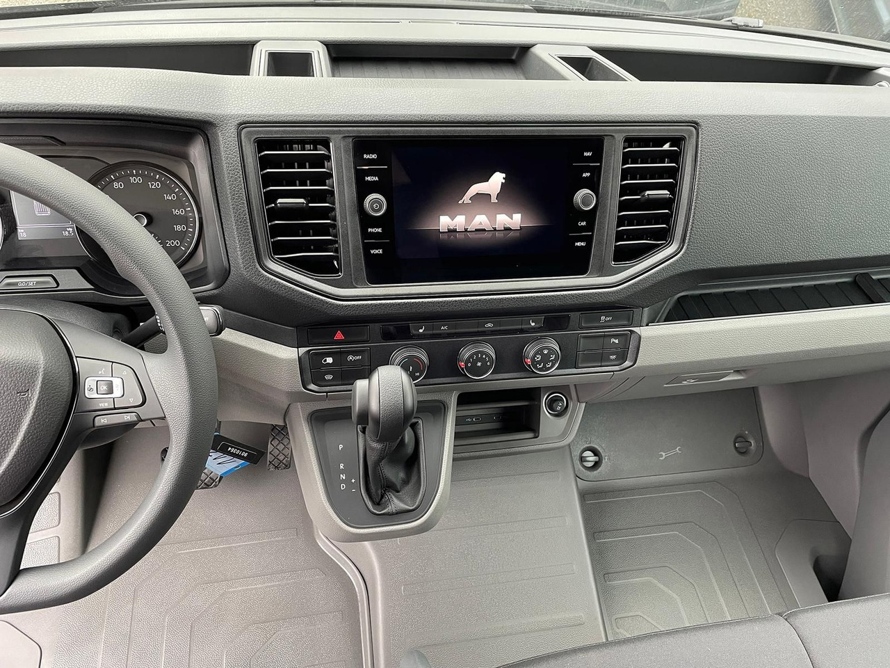 Coche MAN TGE 3.180 Kasten L5H3 4x4 ACC LED NAV SITZHZ AHK: foto 13