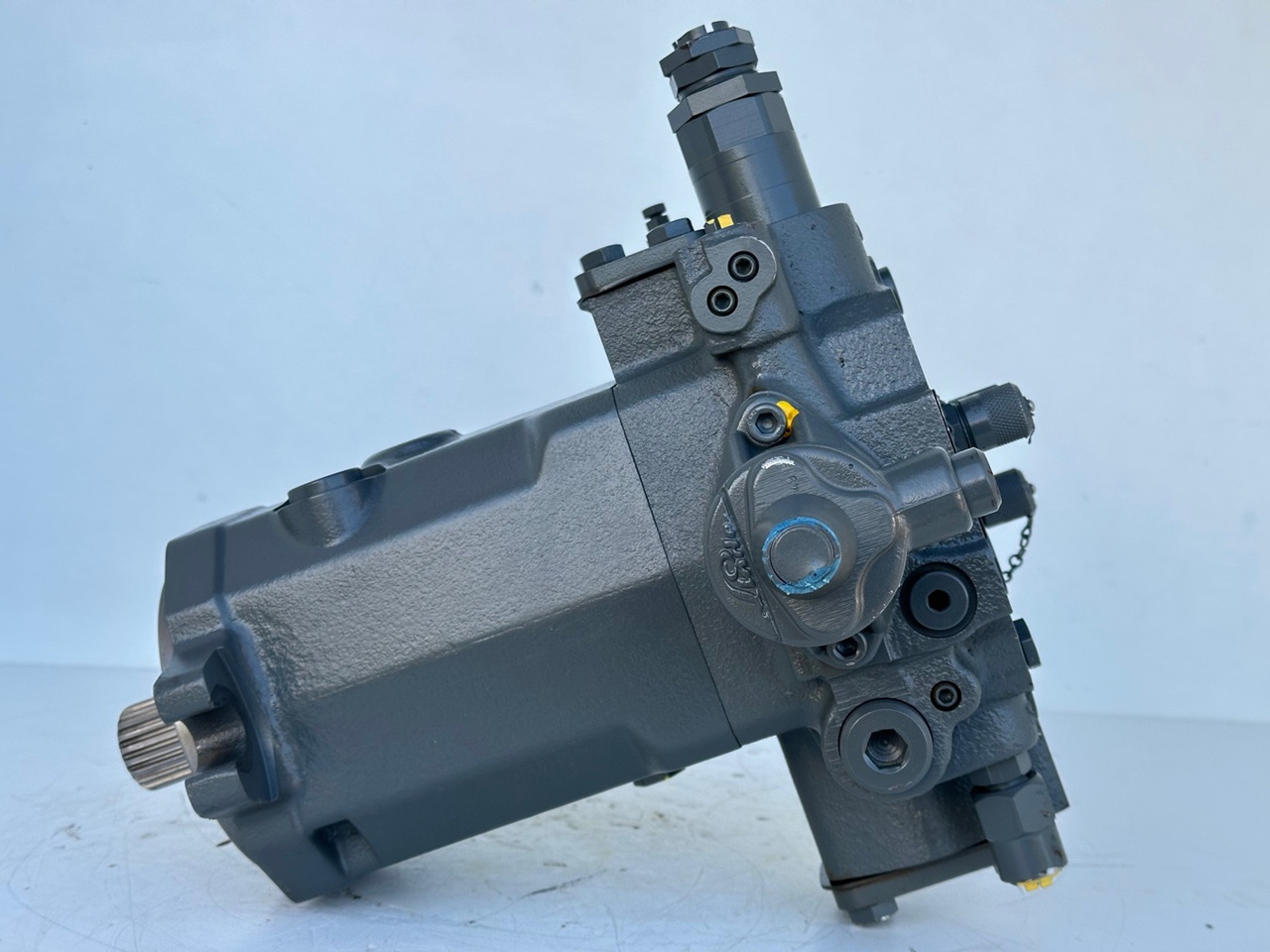 LIEBHERR - LINDE Original Hydromotor Typ:HMF75-02 2560 G 03 mit ID-Nr.10007106. A914 B-LI, A914 LI, A924 B-LI, A924 LI, MG15, MBG12, MG20, MFG10, BG12H #HYX293G00103# - Motor hidráulico para Excavadora de ruedas: foto 5 LIEBHERR - LINDE Original Hydromotor Typ:HMF75-02 2560 G 03 mit ID-Nr.10007106. A914 B-LI, A914 LI, A924 B-LI, A924 LI, MG15, MBG12, MG20, MFG10, BG12H #HYX293G00103# - Motor hidráulico para Excavadora de ruedas: foto 5