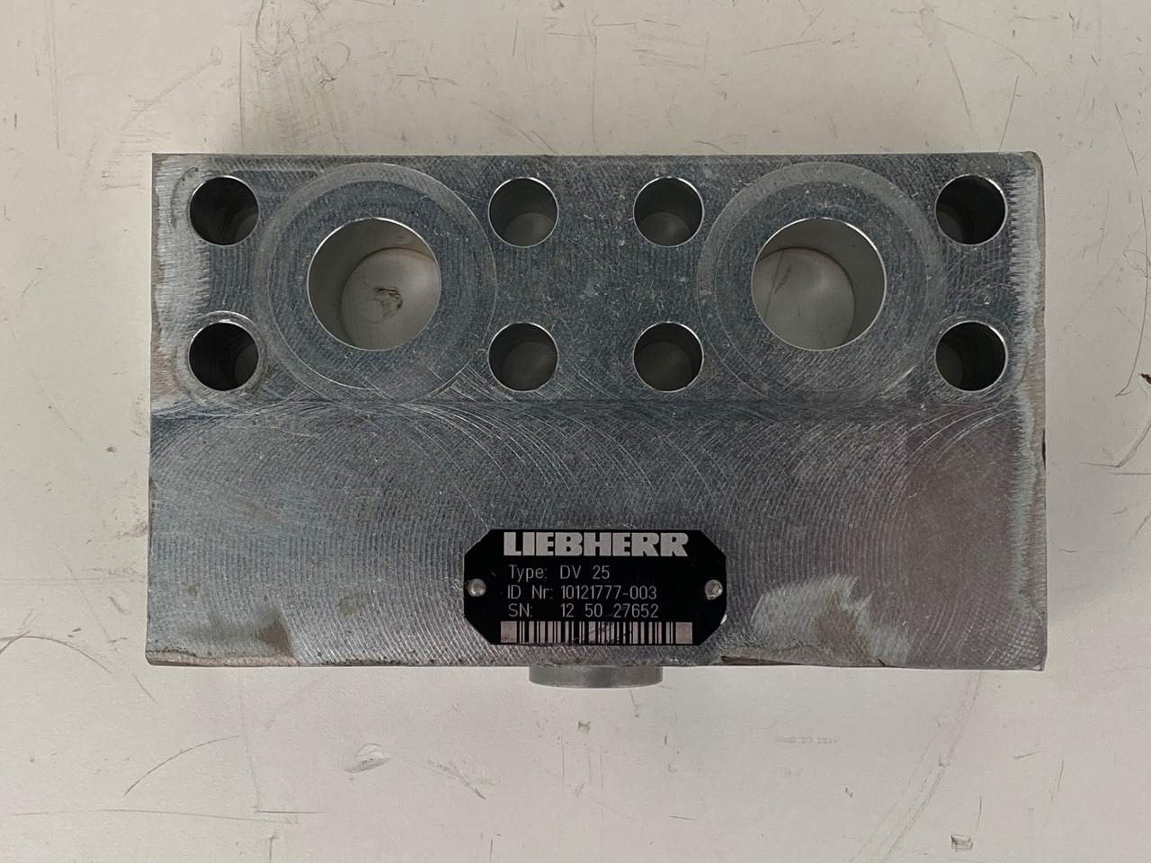 Liebherr Dämpfungsventil ID-Nr.10121777. P924 COMP, P926, R926, R916, R922, R924 COMP, R924, R926 COMP, R926, R930, R936, R946, R950 T, R960 T. #DÄ27652# - Reductor de giro para Excavadora: foto 2 Liebherr Dämpfungsventil ID-Nr.10121777. P924 COMP, P926, R926, R916, R922, R924 COMP, R924, R926 COMP, R926, R930, R936, R946, R950 T, R960 T. #DÄ27652# - Reductor de giro para Excavadora: foto 2