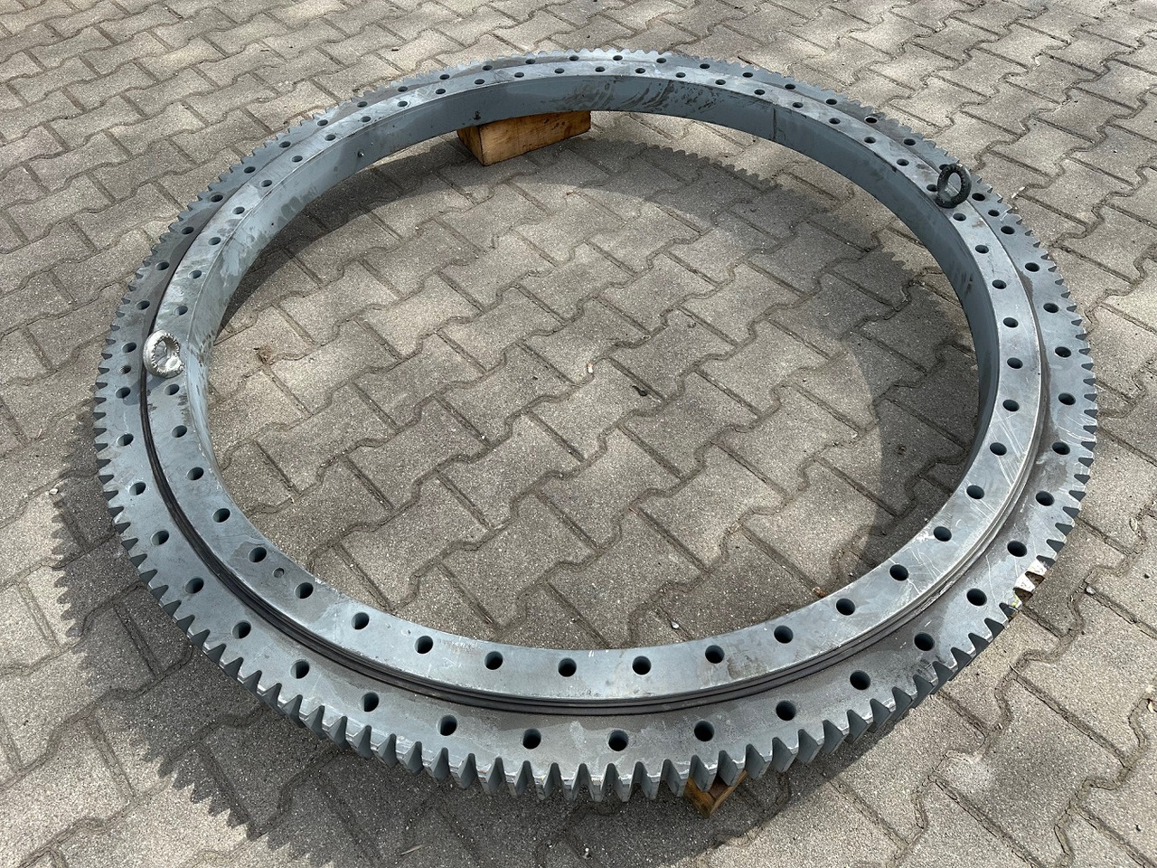Liebherr Drehkranz - Kugeldrehverbindung Typ:KUD75 VA 007. ID-Nr.982860001. #10014# - Corona de giro para Maquinaria de construcción: foto 3 Liebherr Drehkranz - Kugeldrehverbindung Typ:KUD75 VA 007. ID-Nr.982860001. #10014# - Corona de giro para Maquinaria de construcción: foto 3