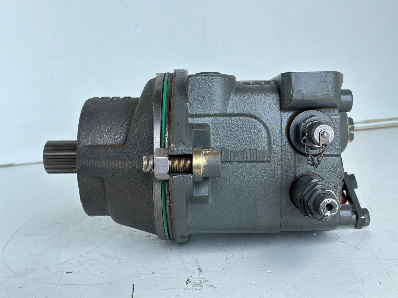 Liebherr Hydraulikeinbaumotor Typ:FMF058, ID-Nr.10122576 - ID-Nr.10145827 - ID-Nr.11371069. LOS1906, P924 COMP , R906, R906 PROTO, R916, R922, R924, R924 COMP, R926 COMP, R926 K LC. #39780# - Motor hidráulico para Excavadora: foto 3 Liebherr Hydraulikeinbaumotor Typ:FMF058, ID-Nr.10122576 - ID-Nr.10145827 - ID-Nr.11371069. LOS1906, P924 COMP , R906, R906 PROTO, R916, R922, R924, R924 COMP, R926 COMP, R926 K LC. #39780# - Motor hidráulico para Excavadora: foto 3