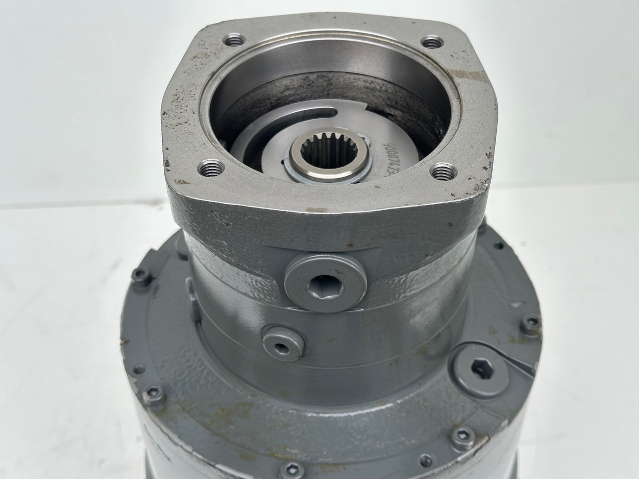 Liebherr Liebherr Drehwerkantrieb Typ:DAT200/1455 mit ID-Nr.13763178 - ID-Nr.13777972. #13763178.545-01216# - Reductor de giro para Grúa sobre orugas: foto 4 Liebherr Liebherr Drehwerkantrieb Typ:DAT200/1455 mit ID-Nr.13763178 - ID-Nr.13777972. #13763178.545-01216# - Reductor de giro para Grúa sobre orugas: foto 4