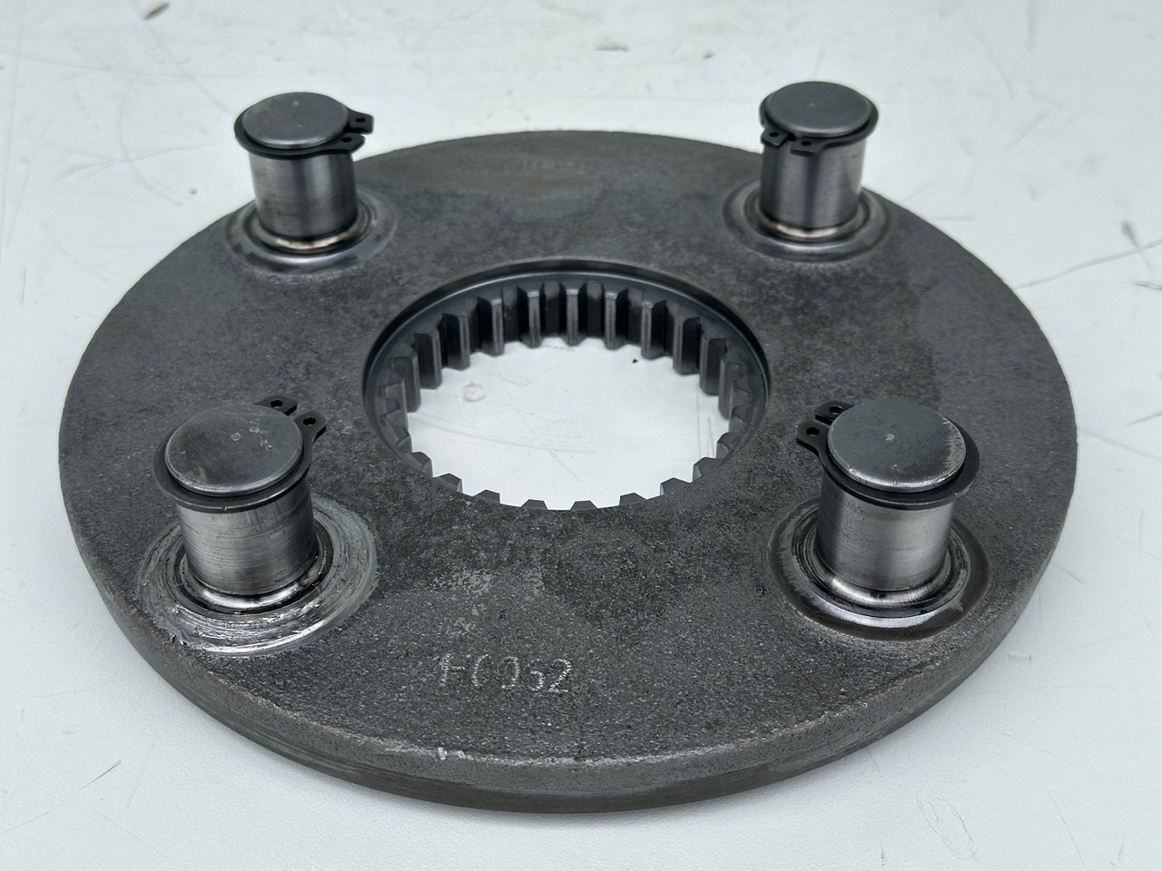 Liebherr Planetenträger ID-Nr.90214403. SAT275A290. R922 LC-1486. R924 LC-1487. #90214403.HO.925# - Reductor de giro para Maquinaria de construcción: foto 2 Liebherr Planetenträger ID-Nr.90214403. SAT275A290. R922 LC-1486. R924 LC-1487. #90214403.HO.925# - Reductor de giro para Maquinaria de construcción: foto 2