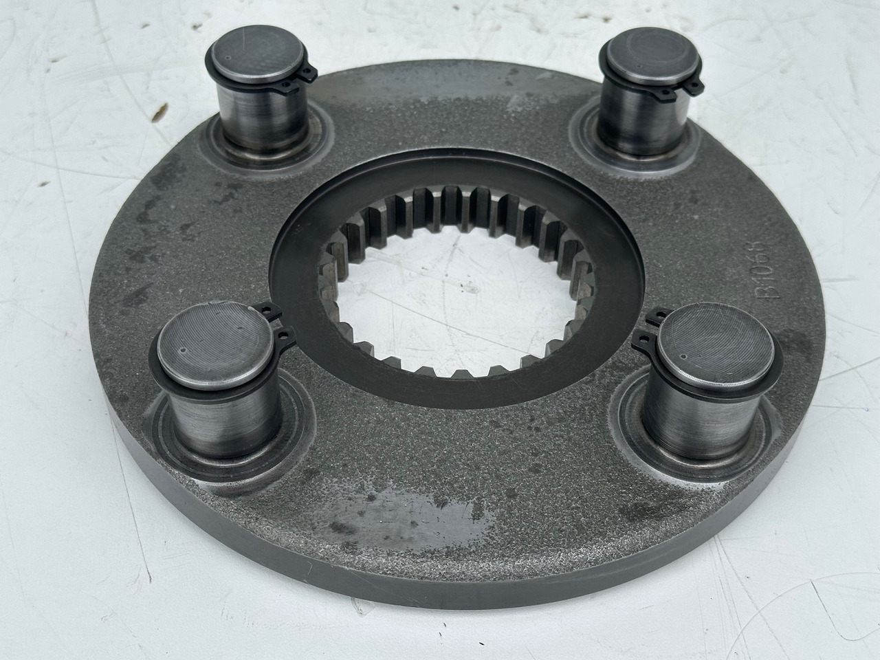 Liebherr Planetenträger ID-Nr.90216230.  SAT300A1200. R926-1715 - R928-1715 - R930-1716.  #90216230.B1.790# - Reductor de giro para Excavadora de cadenas: foto 2 Liebherr Planetenträger ID-Nr.90216230.  SAT300A1200. R926-1715 - R928-1715 - R930-1716.  #90216230.B1.790# - Reductor de giro para Excavadora de cadenas: foto 2