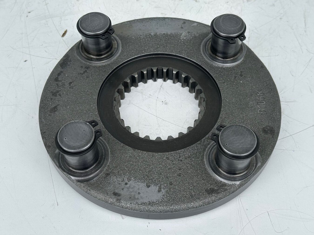 Liebherr Planetenträger ID-Nr.90216230.  SAT300A1200. R926-1715 - R928-1715 - R930-1716.  #90216230.B1.790# - Reductor de giro para Excavadora de cadenas: foto 1 Liebherr Planetenträger ID-Nr.90216230.  SAT300A1200. R926-1715 - R928-1715 - R930-1716.  #90216230.B1.790# - Reductor de giro para Excavadora de cadenas: foto 1