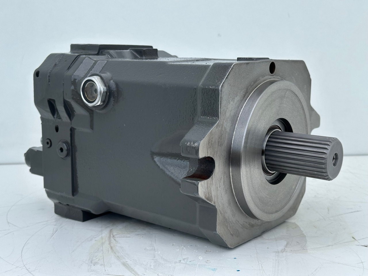 Linde Verstellmotor-Axialkolbenmotor Typ:HMV135-02 2710. #HMV135-02.2710# - Motor hidráulico: foto 2 Linde Verstellmotor-Axialkolbenmotor Typ:HMV135-02 2710. #HMV135-02.2710# - Motor hidráulico: foto 2