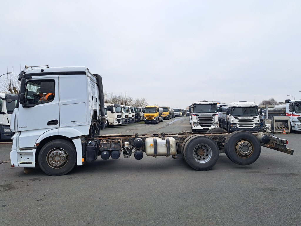 Mercedes Benz Actros 2545 L 6x2 Motorschaden(Nr. 5785) - Camión chasis: foto 2 Mercedes Benz Actros 2545 L 6x2 Motorschaden(Nr. 5785) - Camión chasis: foto 2