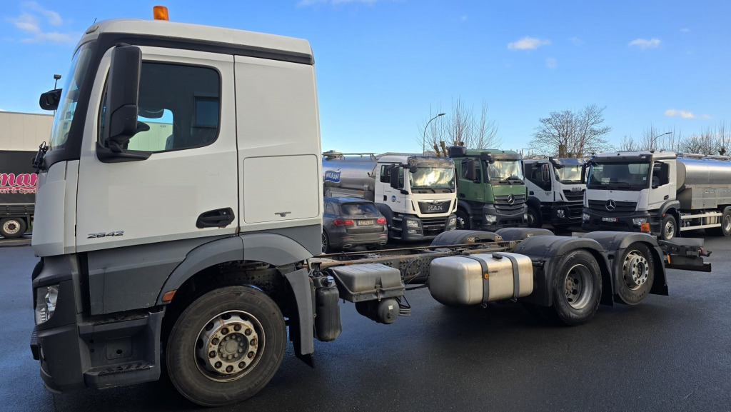 Mercedes Benz Actros 2642 Fahrgestell ohne Aufbau (Nr. 5800) - Camión chasis: foto 2 Mercedes Benz Actros 2642 Fahrgestell ohne Aufbau (Nr. 5800) - Camión chasis: foto 2