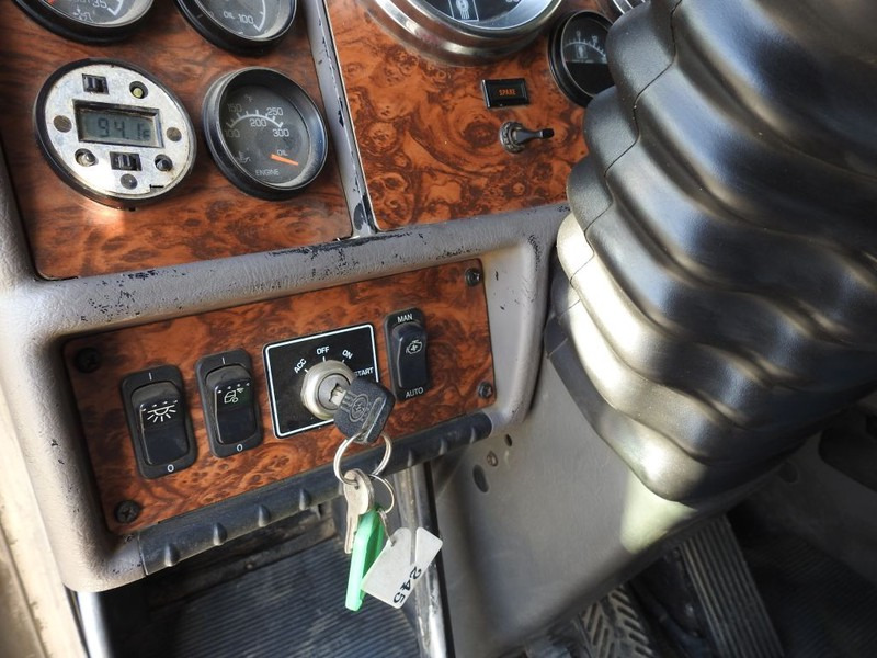 Camión caja abierta Kenworth * C500 * Bed / winch Truck * 6x4 Oil Field Truck *: foto 20