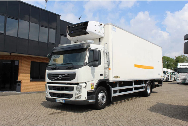 Volvo FM 330 * EURO5 * CARRIER SUPRA SILENT MT * - Camión frigorífico: foto 1 Volvo FM 330 * EURO5 * CARRIER SUPRA SILENT MT * - Camión frigorífico: foto 1