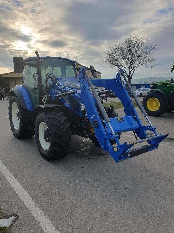 New Holland T 5.115 - Tractor: foto 1 New Holland T 5.115 - Tractor: foto 1