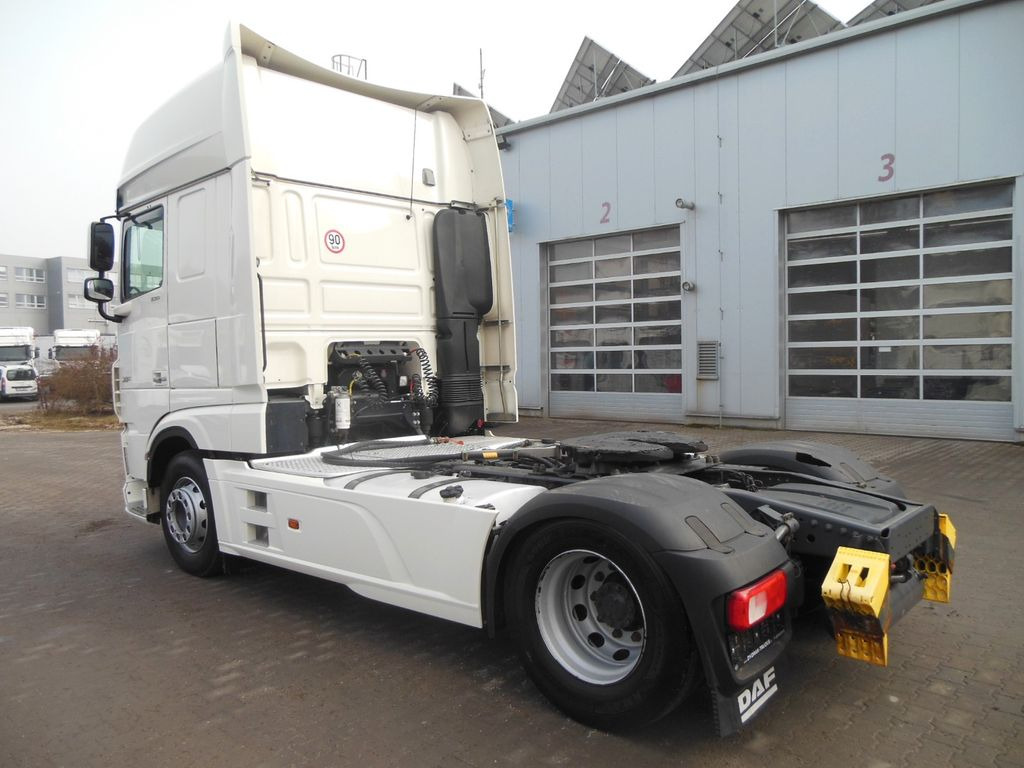 DAF XF 106.530 SSC, HYDRAULIK, STAND KLIMA, TOP DAF XF 106.530 SSC, HYDRAULIK, STAND KLIMA, TOP - Cabeza tractora: foto 4 DAF XF 106.530 SSC, HYDRAULIK, STAND KLIMA, TOP DAF XF 106.530 SSC, HYDRAULIK, STAND KLIMA, TOP - Cabeza tractora: foto 4