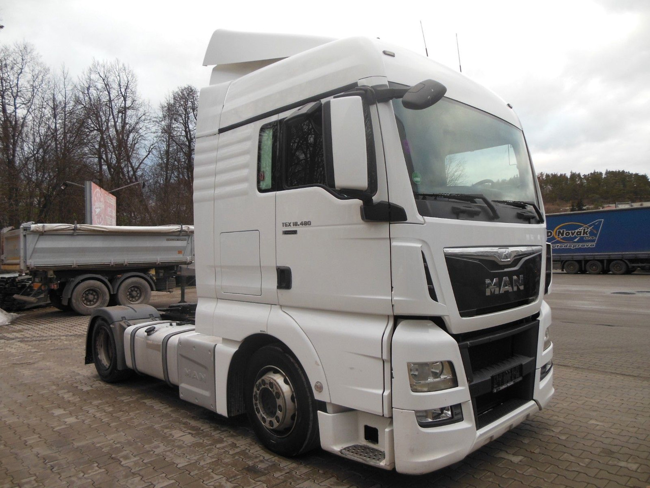 MAN TGX 18.480 LLS-U, LOWDECK + KRONE MEGA MAN TGX 18.480 LLS-U, LOWDECK - Cabeza tractora: foto 2 MAN TGX 18.480 LLS-U, LOWDECK + KRONE MEGA MAN TGX 18.480 LLS-U, LOWDECK - Cabeza tractora: foto 2