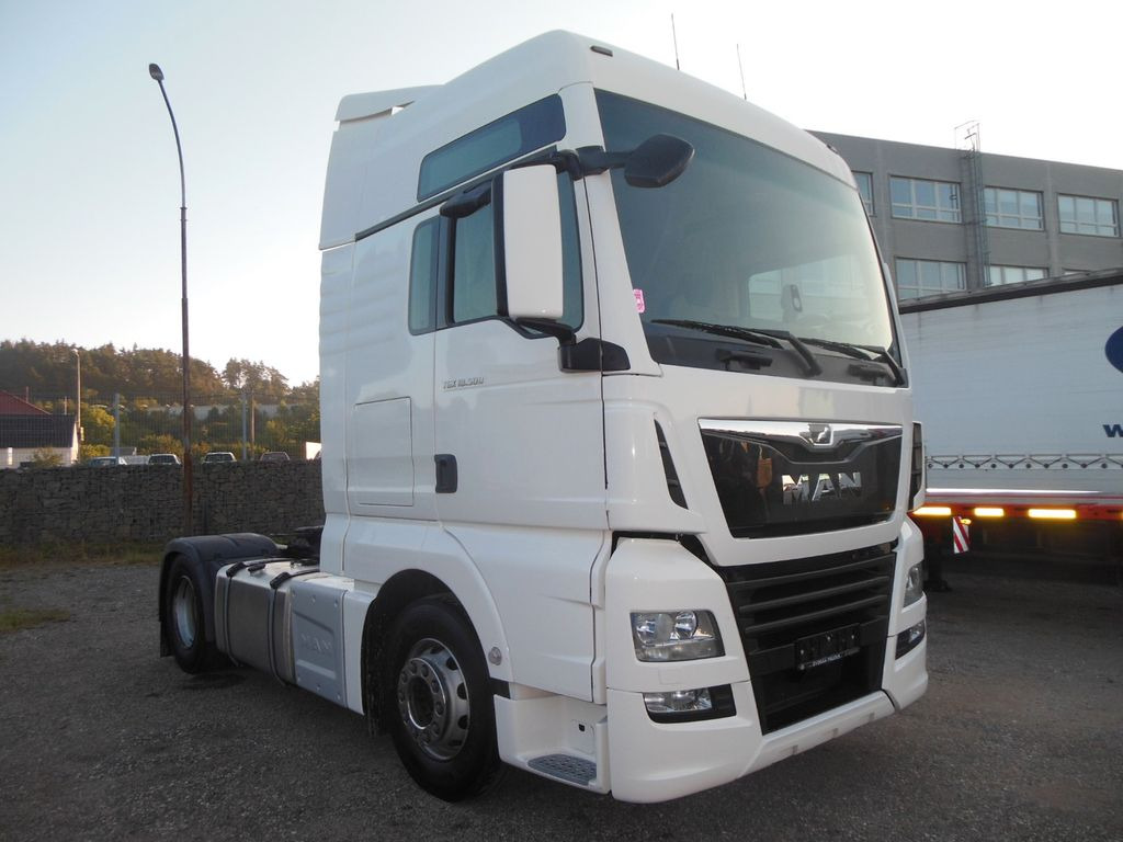 MAN TGX 18.500 XXL, RETARDER, TOP STAND - Cabeza tractora: foto 2 MAN TGX 18.500 XXL, RETARDER, TOP STAND - Cabeza tractora: foto 2
