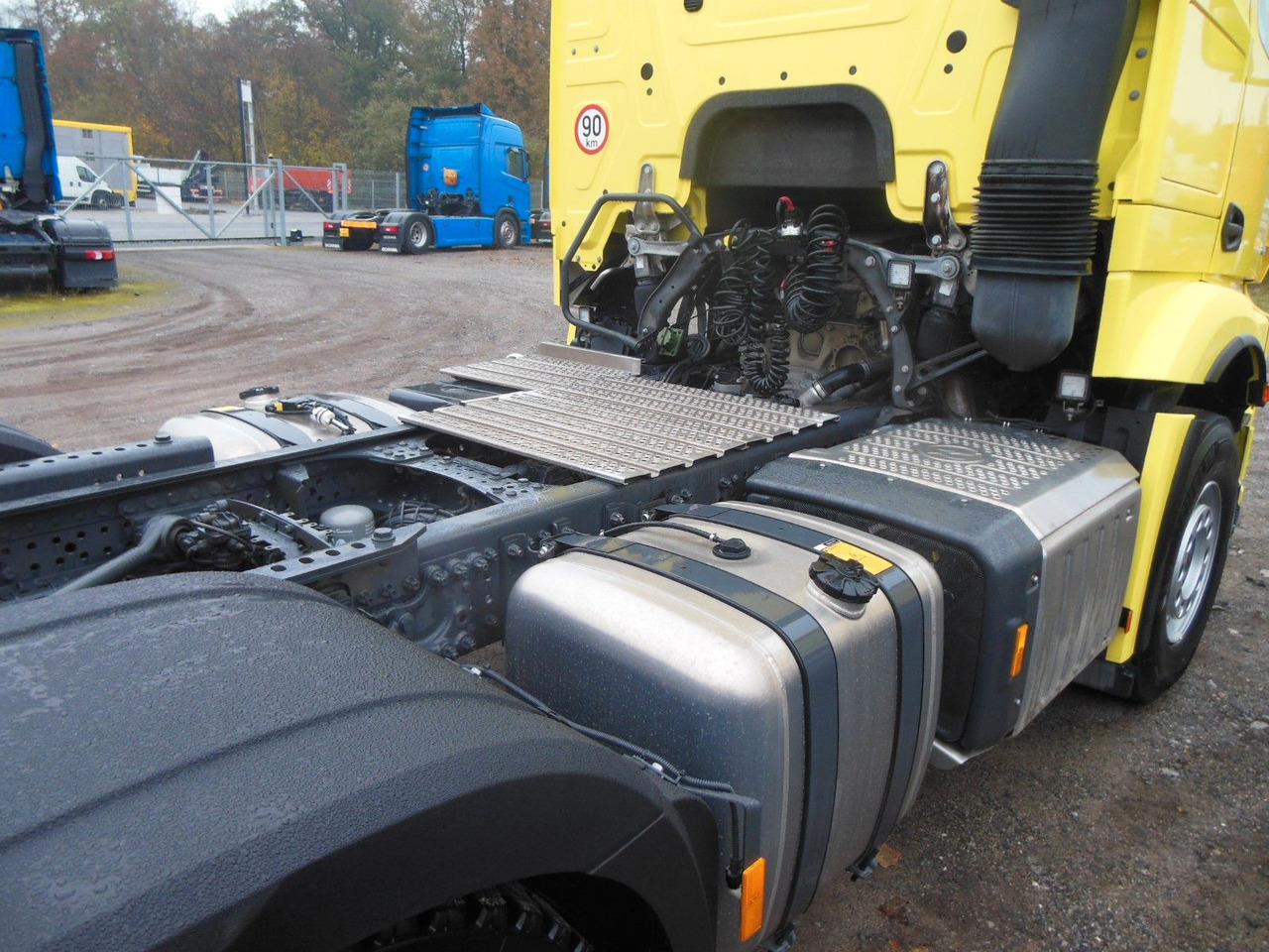 Mercedes-Benz 3353 ACTROS, 6X4, TRK, SET 120 TON, WIE NEUE!E!! - Cabeza tractora: foto 5 Mercedes-Benz 3353 ACTROS, 6X4, TRK, SET 120 TON, WIE NEUE!E!! - Cabeza tractora: foto 5