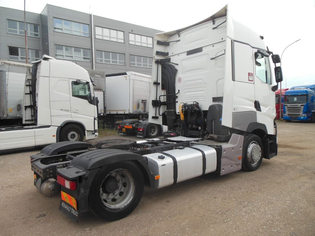 Renault T520 COMFORT, LOWDECK, TOP STAND Renault T520 COMFORT, LOWDECK, TOP STAND - Cabeza tractora: foto 3 Renault T520 COMFORT, LOWDECK, TOP STAND Renault T520 COMFORT, LOWDECK, TOP STAND - Cabeza tractora: foto 3