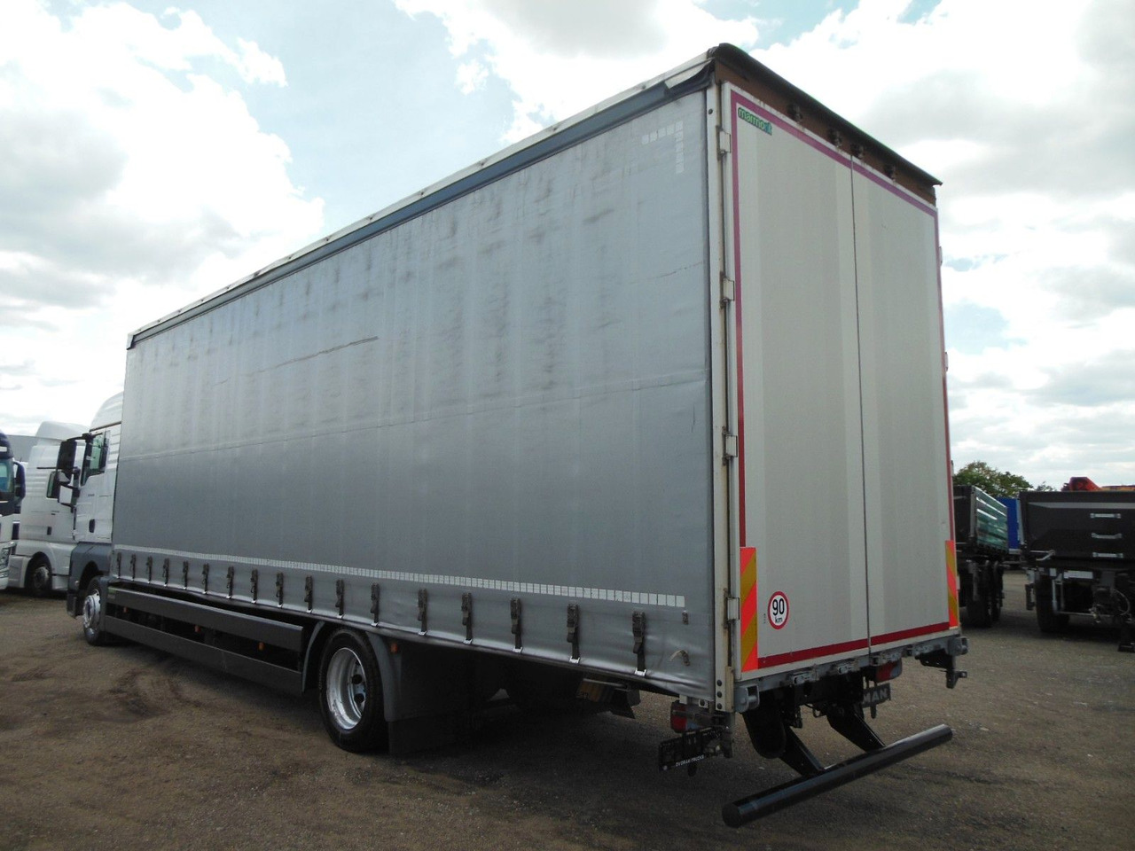 MAN TGX 18.460, XLX, VOLL LUFT, PRITSCHE 9,2M, TOP!! - Camión lona: foto 4 MAN TGX 18.460, XLX, VOLL LUFT, PRITSCHE 9,2M, TOP!! - Camión lona: foto 4