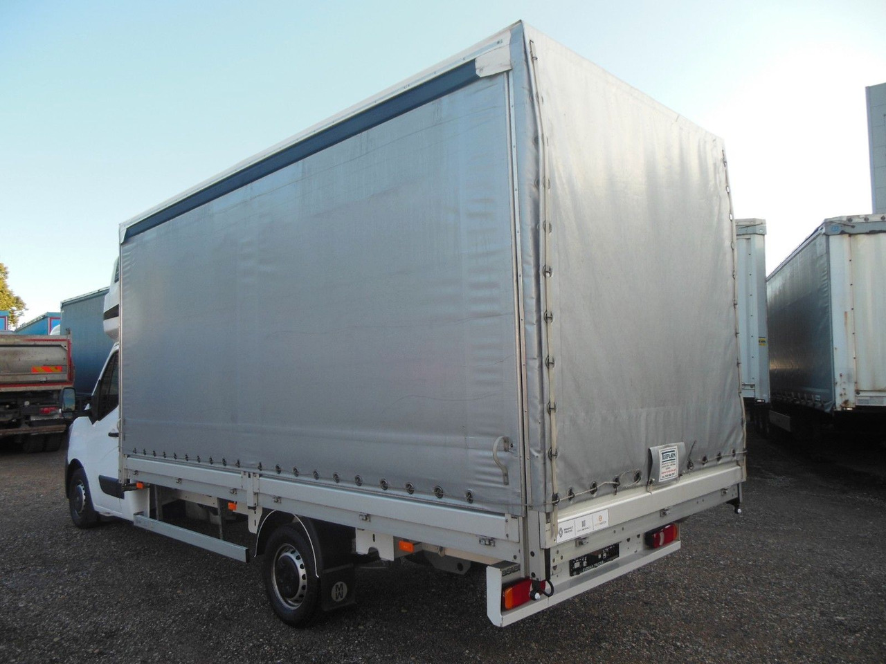 Renault MASTER 2.3 DCI, 10 PALETTEN, LUFT FEDERUNG - Furgoneta con lona: foto 4 Renault MASTER 2.3 DCI, 10 PALETTEN, LUFT FEDERUNG - Furgoneta con lona: foto 4