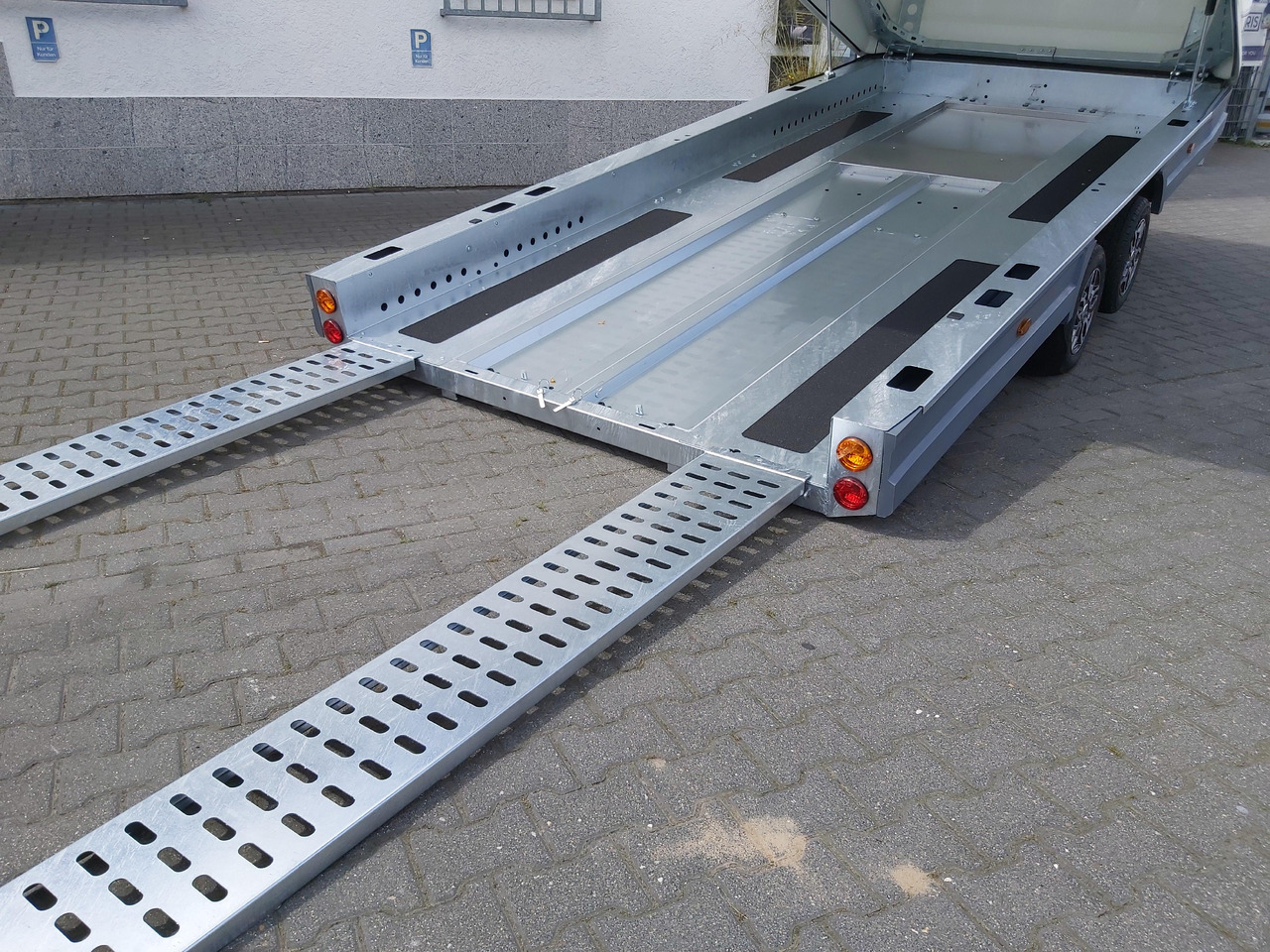 Remolque portavehículos BJT Race Shuttle 3 Transporter 470x195x160cm ankippbar Alufelgen black 100km/H 3000kg: foto 6