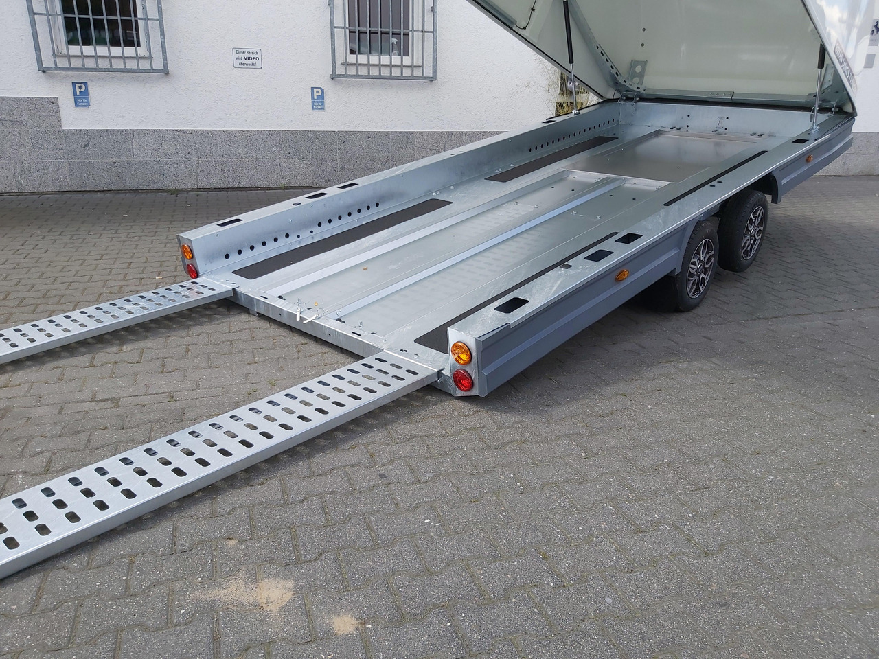 Remolque portavehículos BJT Race Shuttle 3 Transporter 470x195x160cm ankippbar Alufelgen black 100km/H 3000kg: foto 8