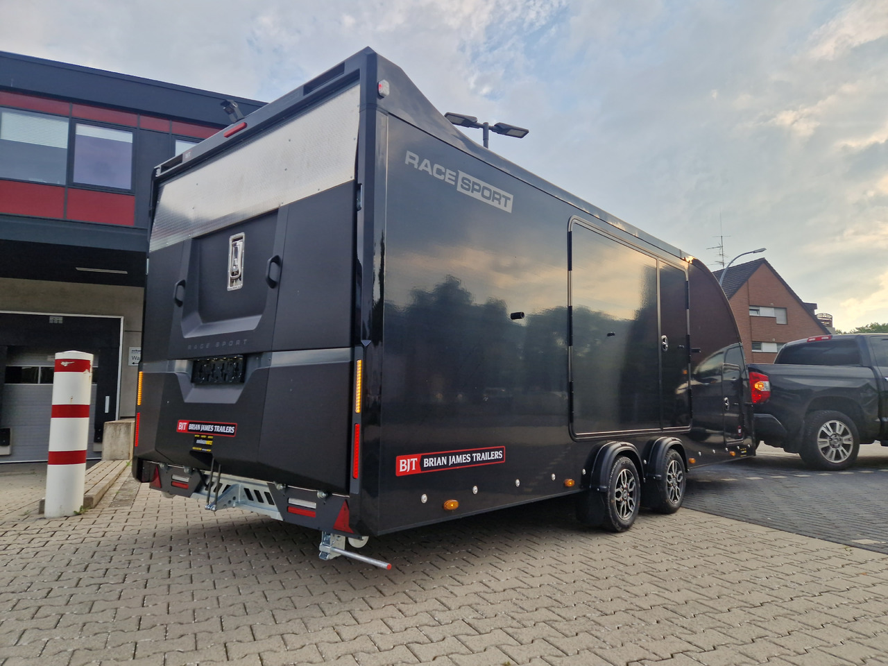Remolque portavehículos BJT Race Sport 550x210x188cm blackline E Winde Kamera 3500kg: foto 18
