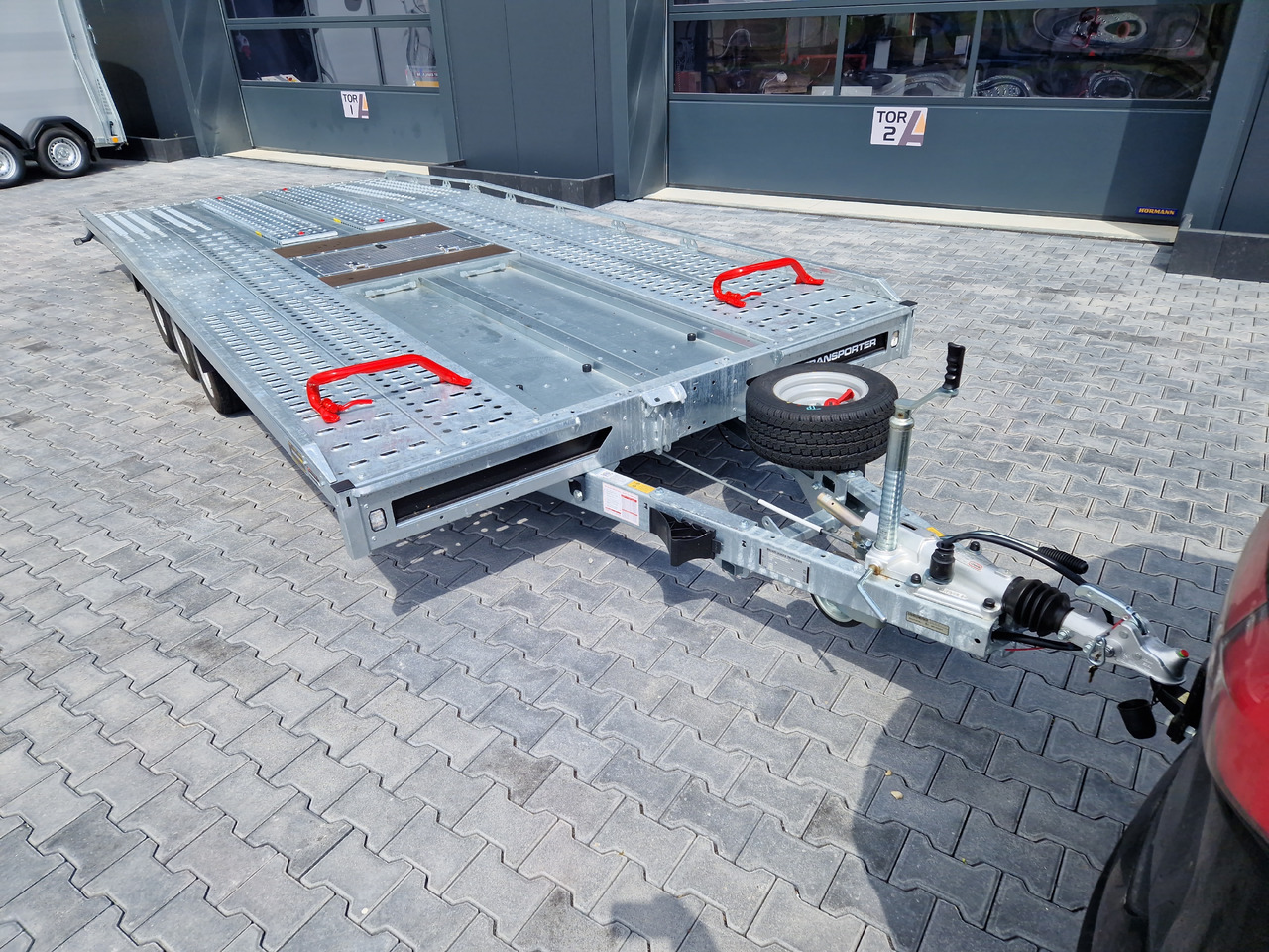 Remolque portavehículos BJT T Transporter 231 550x224cm schwarz Auffahrrampen 235cm Tridem 10" 3500kg (XXL): foto 12 Remolque portavehículos BJT T Transporter 231 550x224cm schwarz Auffahrrampen 235cm Tridem 10" 3500kg (XXL): foto 12