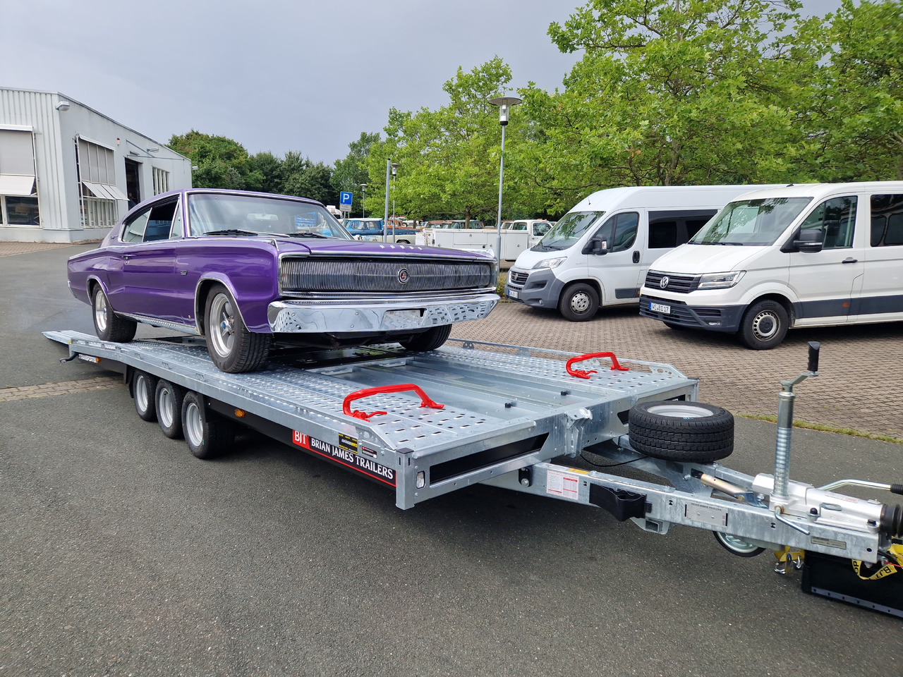 Remolque portavehículos BJT T Transporter 231 550x224cm schwarz Auffahrrampen 235cm Tridem 10" 3500kg (XXL): foto 13 Remolque portavehículos BJT T Transporter 231 550x224cm schwarz Auffahrrampen 235cm Tridem 10" 3500kg (XXL): foto 13