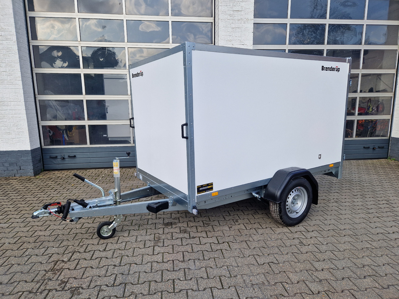 Brenderup Cargo Dynamic CD260 BD 260x155x150cm niedrig Hecktüren (S) 1300kg - Remolque caja cerrada: foto 1 Brenderup Cargo Dynamic CD260 BD 260x155x150cm niedrig Hecktüren (S) 1300kg - Remolque caja cerrada: foto 1