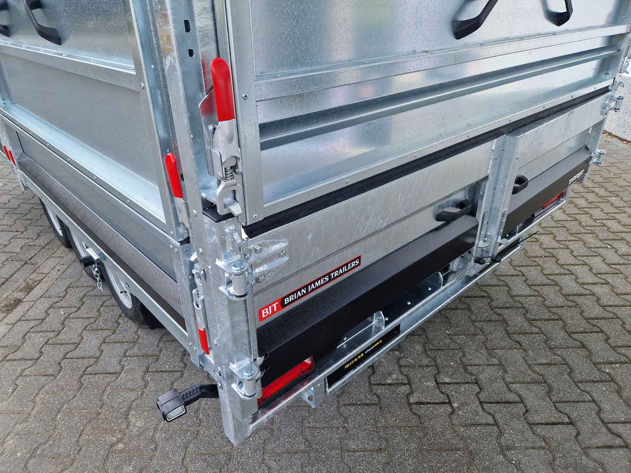 Brian James Trailer Tipper 526-4020 400x200x100cm Aufsatz elek. blackline LED Tridem 3500kg Aktion - Remolque volquete: foto 2 Brian James Trailer Tipper 526-4020 400x200x100cm Aufsatz elek. blackline LED Tridem 3500kg Aktion - Remolque volquete: foto 2