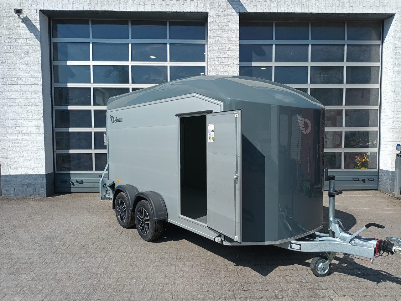 Cargo Roadster 700 plus 375x180x200cm Alu Poly irongrey Leichtmetallräder 2600kg Pullman 100km/H 24 - Remolque de coche: foto 2 Cargo Roadster 700 plus 375x180x200cm Alu Poly irongrey Leichtmetallräder 2600kg Pullman 100km/H 24 - Remolque de coche: foto 2
