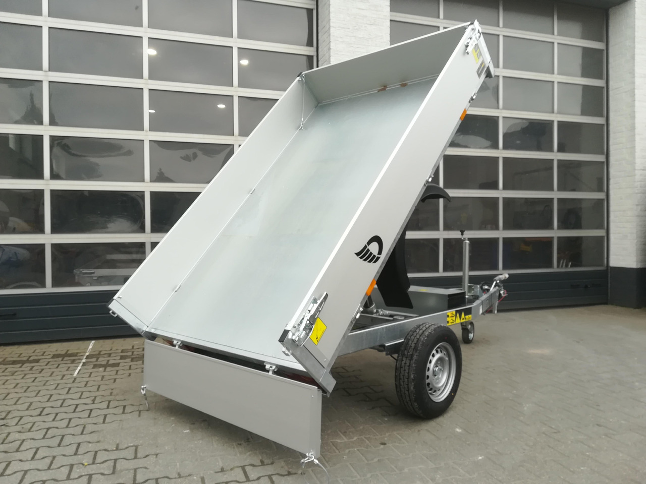 Cheval Liberte Debon Kipper PW 0 Lux Elektro 250x155x30cm 1500kg Januar Online Aktion - Remolque volquete: foto 4 Cheval Liberte Debon Kipper PW 0 Lux Elektro 250x155x30cm 1500kg Januar Online Aktion - Remolque volquete: foto 4
