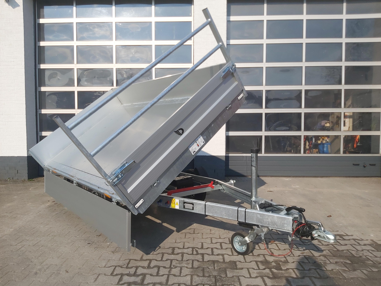Cheval Liberte Debon Kipper PW 2.4 Basic Elektro 305x180x35cm 2600kg Modell 2024 - Remolque volquete: foto 2 Cheval Liberte Debon Kipper PW 2.4 Basic Elektro 305x180x35cm 2600kg Modell 2024 - Remolque volquete: foto 2