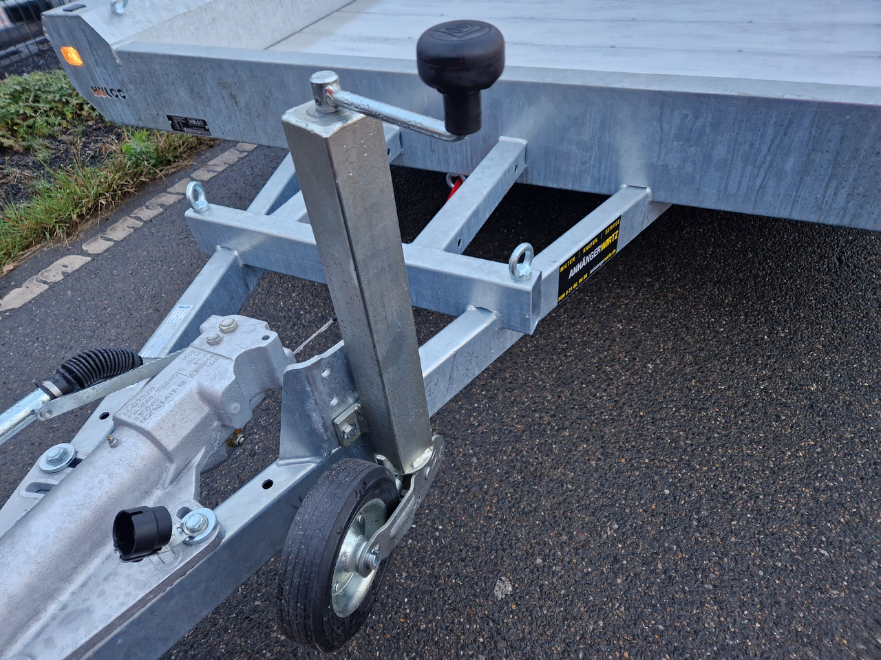 Remolque porta maquinaria HULCO TERRAX Aluboden 469x195x27cm Heckrampe 150cm Tridem 3500kg (XXL): foto 15 Remolque porta maquinaria HULCO TERRAX Aluboden 469x195x27cm Heckrampe 150cm Tridem 3500kg (XXL): foto 15