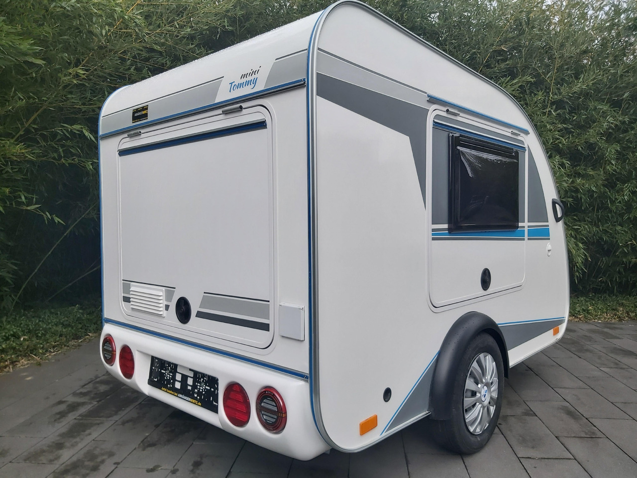 Mini Camper Mini Tommy TMC25 252x140x121cm aero V1 Küche 12V/230V 100km/H 750kg gebremst Modell 24 - Caravana: foto 5 Mini Camper Mini Tommy TMC25 252x140x121cm aero V1 Küche 12V/230V 100km/H 750kg gebremst Modell 24 - Caravana: foto 5