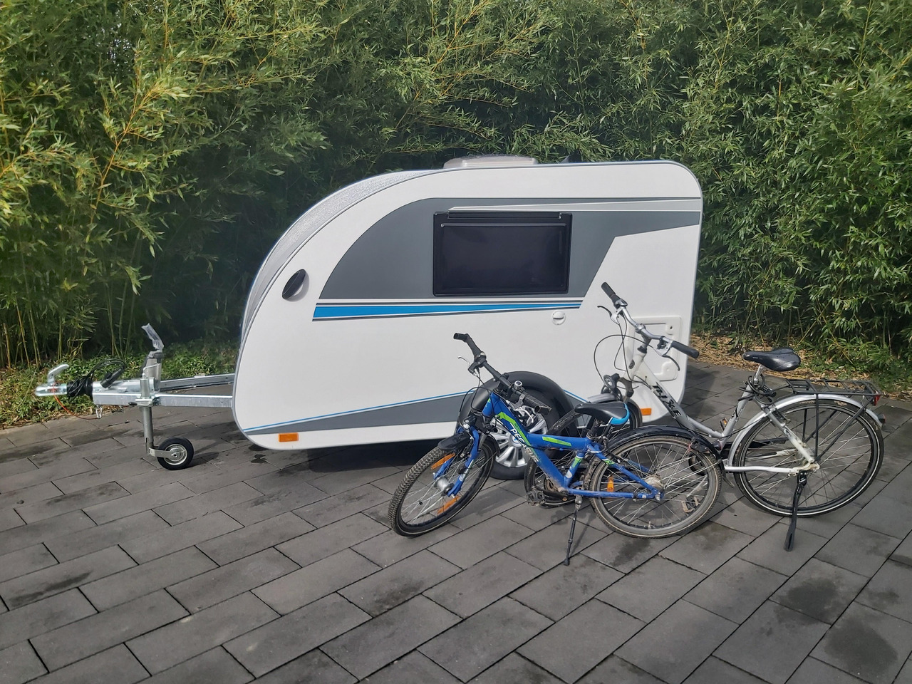 Mini Camper Mini Tommy TMC25 252x140x121cm aero V1 Küche 12V/230V 100km/H 750kg gebremst Modell 24 - Caravana: foto 4 Mini Camper Mini Tommy TMC25 252x140x121cm aero V1 Küche 12V/230V 100km/H 750kg gebremst Modell 24 - Caravana: foto 4