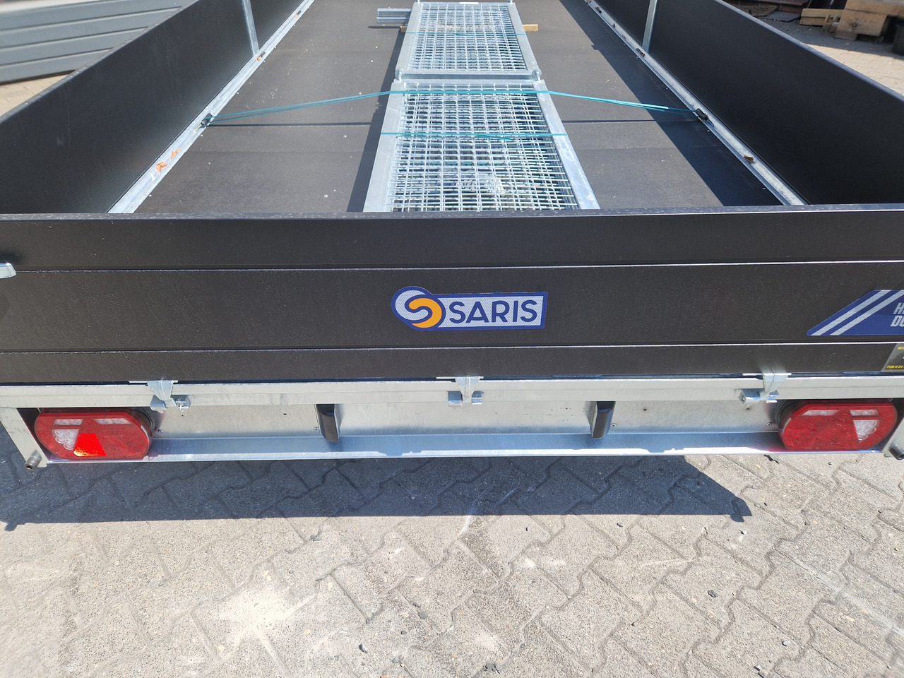 Saris PL HD 506 204 3500 2 506x204x35cm heavy duty black LED Licht (XXL) 3500kg - Remolque plataforma/ Caja abierta: foto 3 Saris PL HD 506 204 3500 2 506x204x35cm heavy duty black LED Licht (XXL) 3500kg - Remolque plataforma/ Caja abierta: foto 3