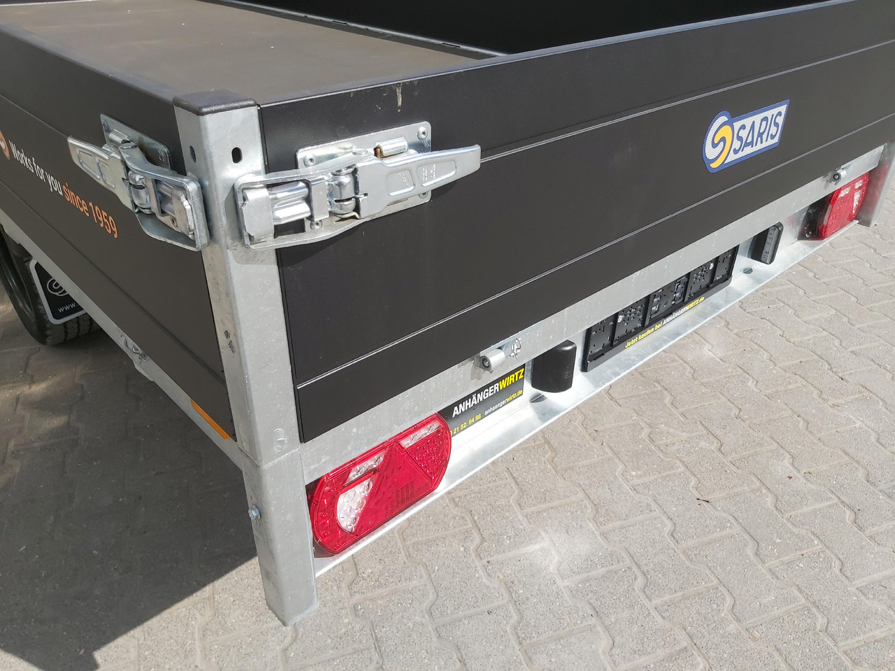 Remolque plataforma/ Caja abierta Saris PL406 184 2700 2 406x184x35cm black Edition LED Beleuchtung 13" (XL) 2700kg: foto 6