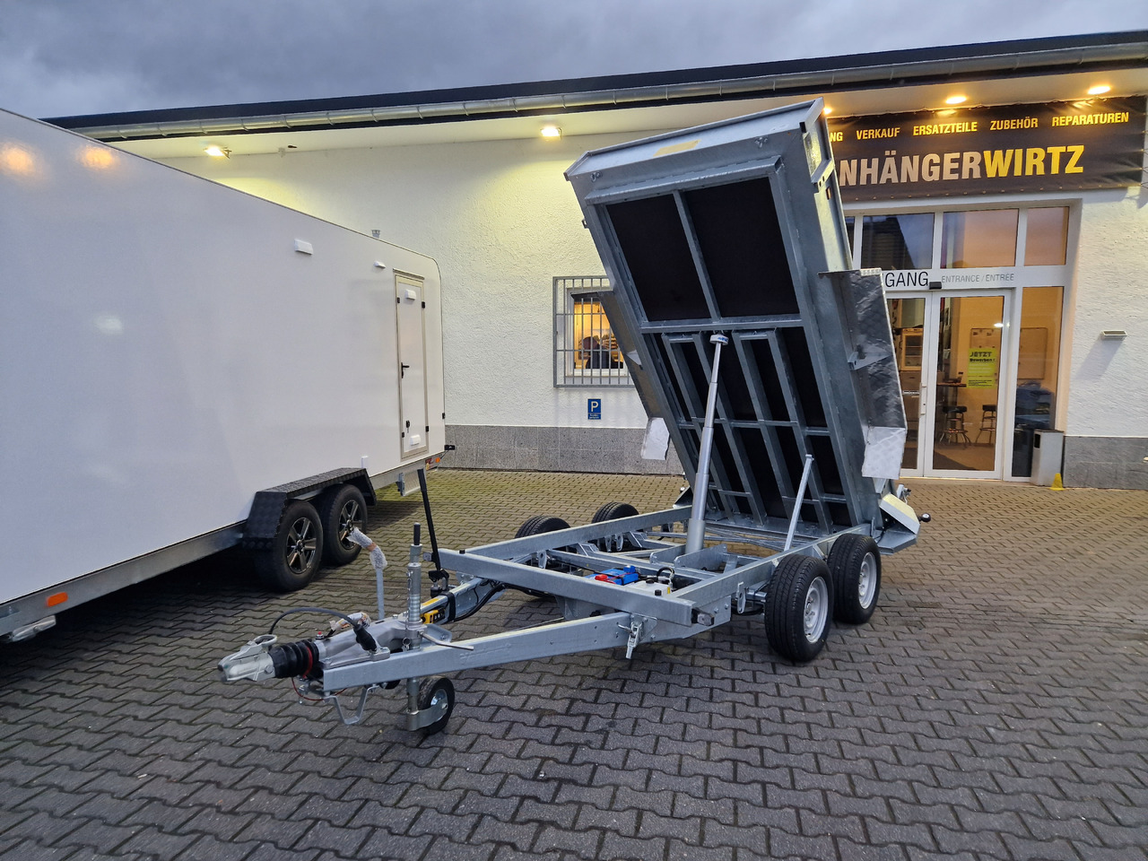 Variant Heckkipper Tieflader 3515 MT20 300x150x30cm Auffahrrampen Stützen Parabelfeder 3500kg 100km - Remolque volquete: foto 4 Variant Heckkipper Tieflader 3515 MT20 300x150x30cm Auffahrrampen Stützen Parabelfeder 3500kg 100km - Remolque volquete: foto 4