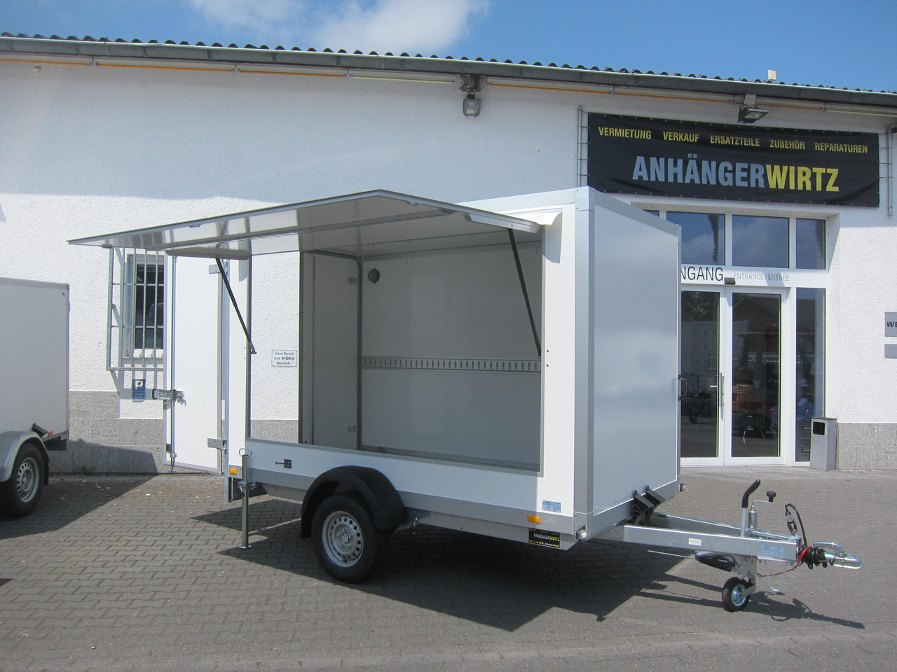 WM Meyer Koffer AZ 1330/151 S35 +Seitenklappe Zurrsystem (M) 1300kg - Remolque caja cerrada: foto 1 WM Meyer Koffer AZ 1330/151 S35 +Seitenklappe Zurrsystem (M) 1300kg - Remolque caja cerrada: foto 1