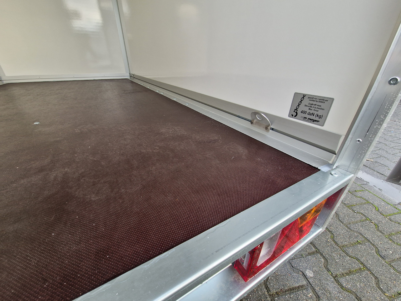 Remolque caja cerrada WM Meyer Koffer AZ 2035/151 S35 351x151x185cm (L) 2000kg: foto 7