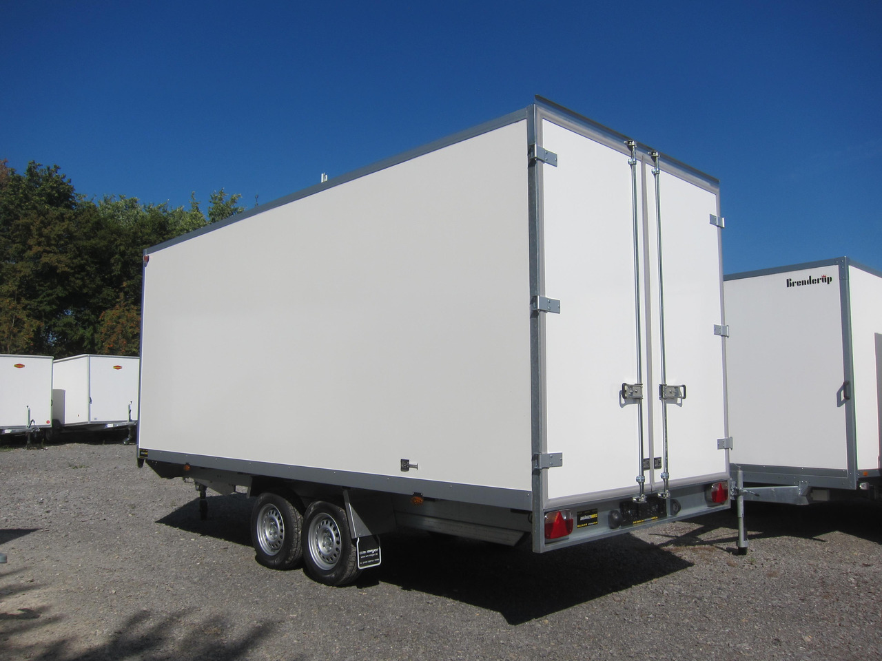 WM Meyer Kofferanhänger AZHLC 2750/210 S40 501x210x205cm (XXL) 2700kg - Remolque caja cerrada: foto 3 WM Meyer Kofferanhänger AZHLC 2750/210 S40 501x210x205cm (XXL) 2700kg - Remolque caja cerrada: foto 3