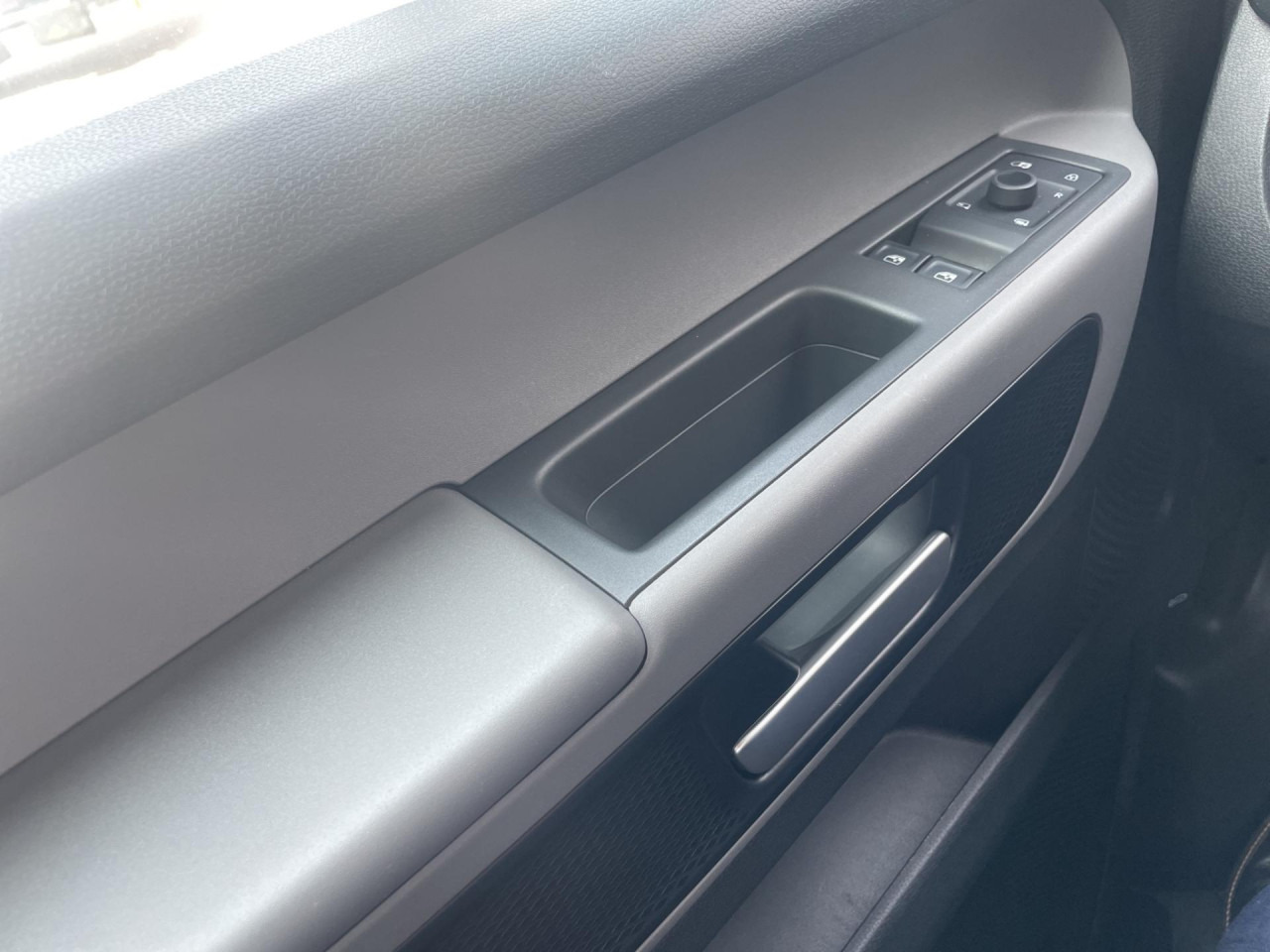 VOLKSWAGEN ID.Buzz Cargo 150 kW Klima AHK Navi - Furgoneta pequeña, Furgoneta eléctrica: foto 5 VOLKSWAGEN ID.Buzz Cargo 150 kW Klima AHK Navi - Furgoneta pequeña, Furgoneta eléctrica: foto 5