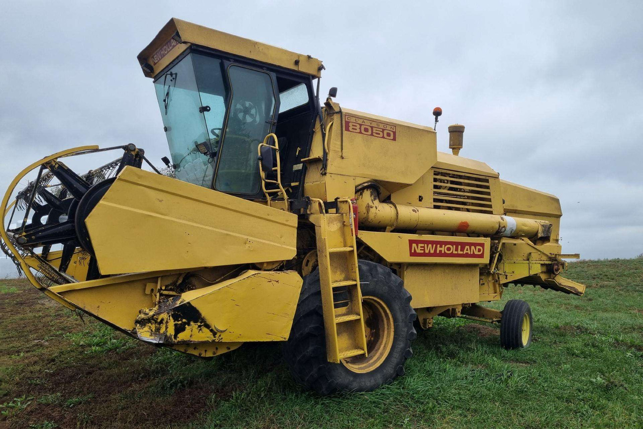 New Holland 8050 - Cosechadora de granos: foto 1 New Holland 8050 - Cosechadora de granos: foto 1