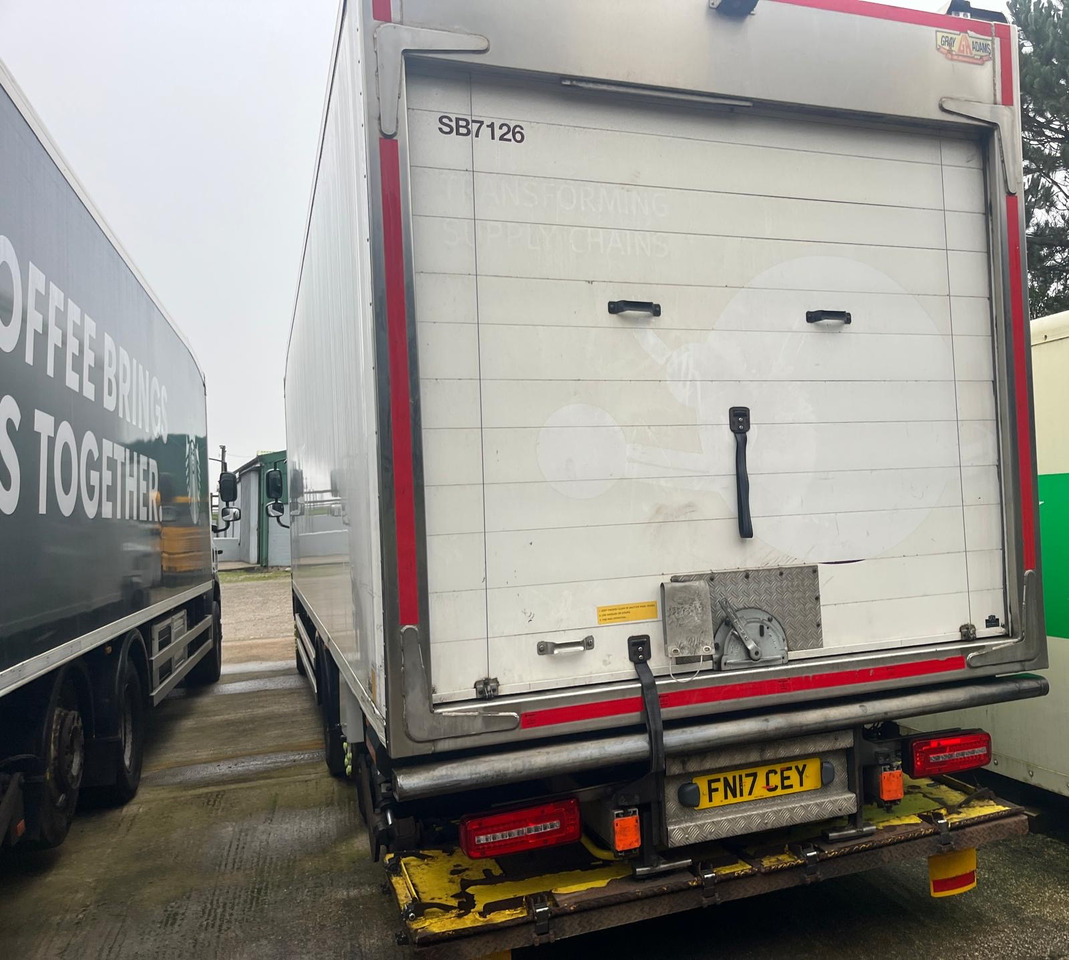 DAF CF 330 - Furgoneta caja cerrada: foto 3 DAF CF 330 - Furgoneta caja cerrada: foto 3