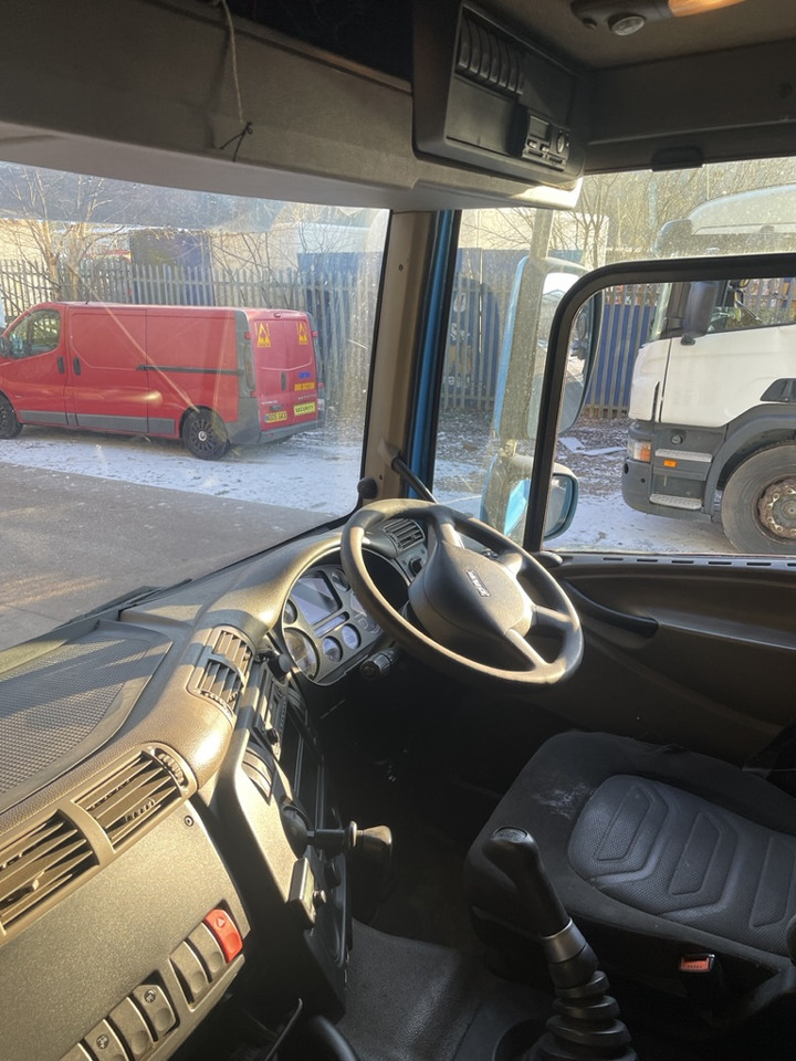 Daf 65CF 220 4x2 Curtain side - Camión lona: foto 5 Daf 65CF 220 4x2 Curtain side - Camión lona: foto 5