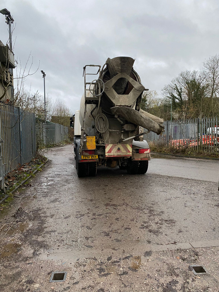 Scania P280 6x4 Concrete Mixer - Camión hormigonera: foto 4 Scania P280 6x4 Concrete Mixer - Camión hormigonera: foto 4